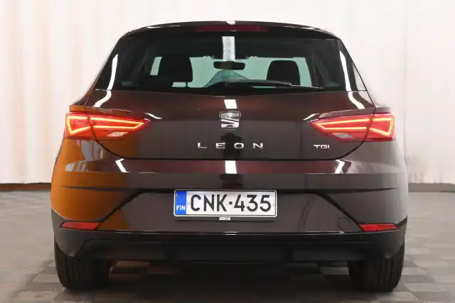 Violetti Viistoperä, Seat Leon – CNK-435