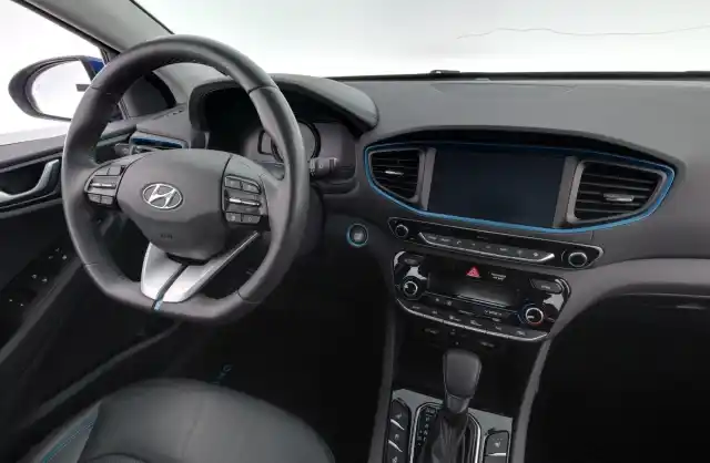 Sininen Viistoperä, Hyundai IONIQ hybrid – CNK-517