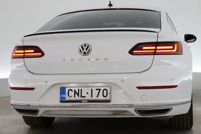Valkoinen Sedan, Volkswagen Arteon – CNL-170