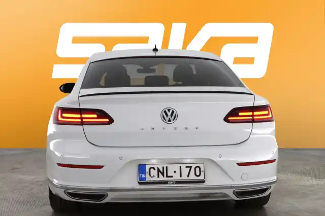 Valkoinen Sedan, Volkswagen Arteon – CNL-170