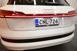 Valkoinen Maastoauto, Audi e-tron – CNL-726, kuva 10