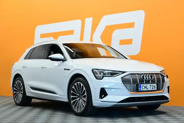 Valkoinen Maastoauto, Audi e-tron – CNL-726