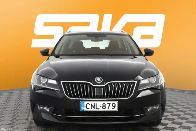 Musta Farmari, Skoda Superb – CNL-879