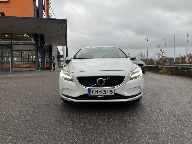 Valkoinen Viistoperä, Volvo V40 – CNM-315