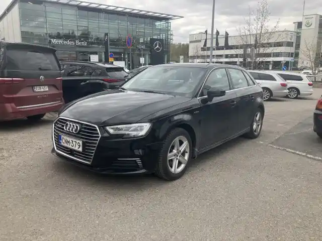 Musta Viistoperä, Audi A3 – CNM-379