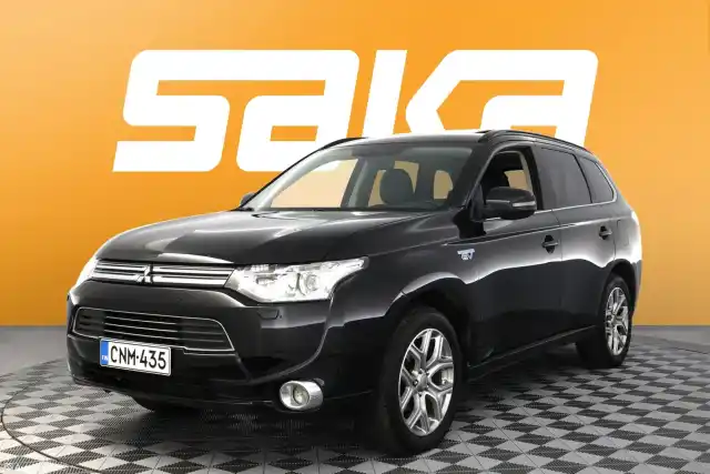 Musta Maastoauto, Mitsubishi Outlander PHEV – CNM-435