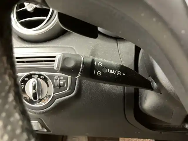 Harmaa Farmari, Mercedes-Benz C – CNM-470