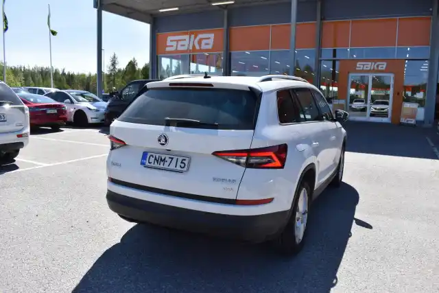 Valkoinen Maastoauto, Skoda Kodiaq – CNM-715