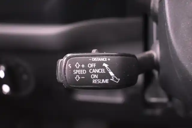 Valkoinen Maastoauto, Skoda Kodiaq – CNM-715