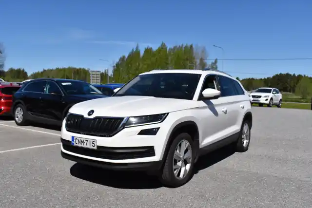 Valkoinen Maastoauto, Skoda Kodiaq – CNM-715