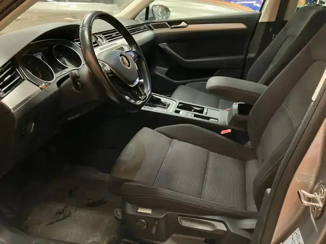 Sininen Farmari, Volkswagen Passat – CNN-164