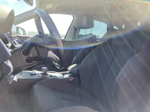 Musta Maastoauto, Audi Q5 – CNN-332