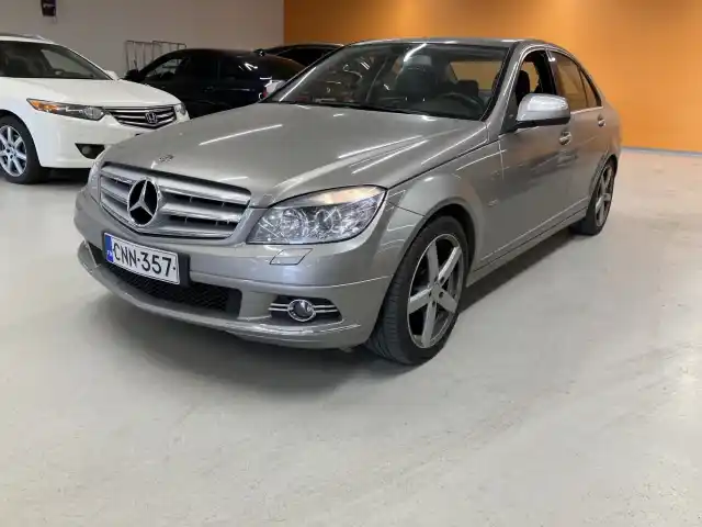 Hopea Sedan, Mercedes-Benz C – CNN-357