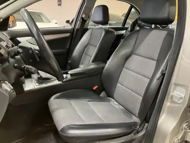 Hopea Sedan, Mercedes-Benz C – CNN-357