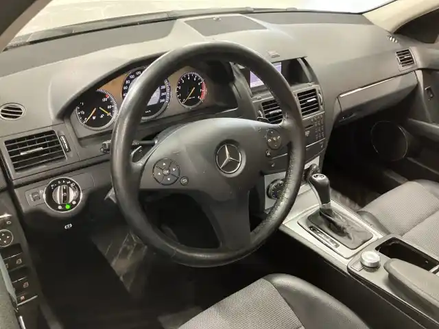 Hopea Sedan, Mercedes-Benz C – CNN-357