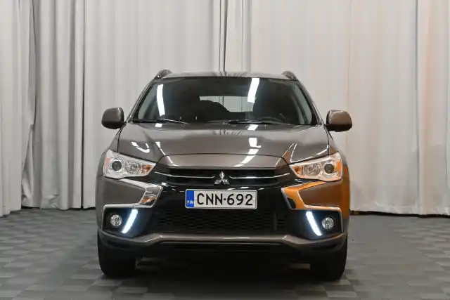 Beige Maastoauto, Mitsubishi ASX – CNN-692