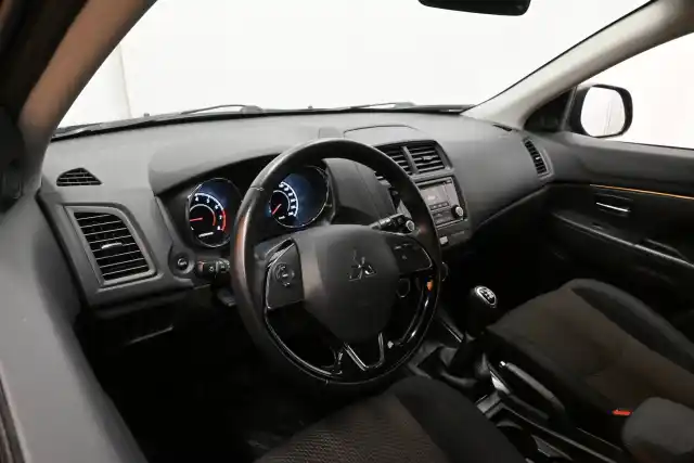 Beige Maastoauto, Mitsubishi ASX – CNN-692