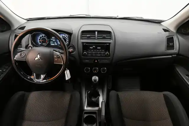 Beige Maastoauto, Mitsubishi ASX – CNN-692