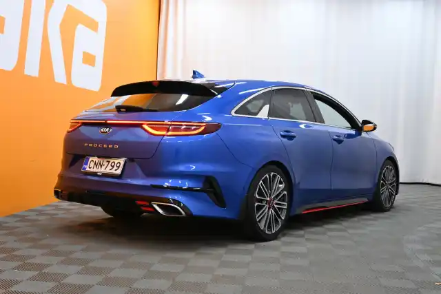 Sininen Farmari, Kia ProCeed – CNN-799