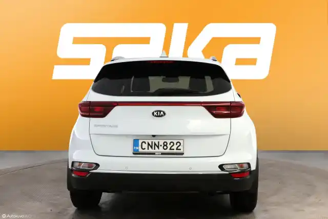 Valkoinen Maastoauto, Kia Sportage – CNN-822