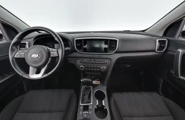 Valkoinen Maastoauto, Kia Sportage – CNN-822