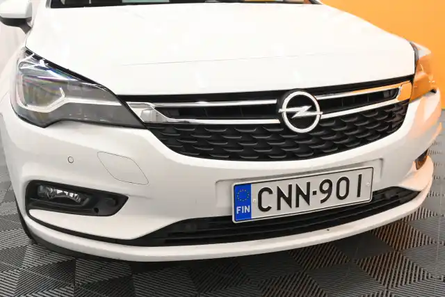 Valkoinen Farmari, Opel Astra – CNN-901