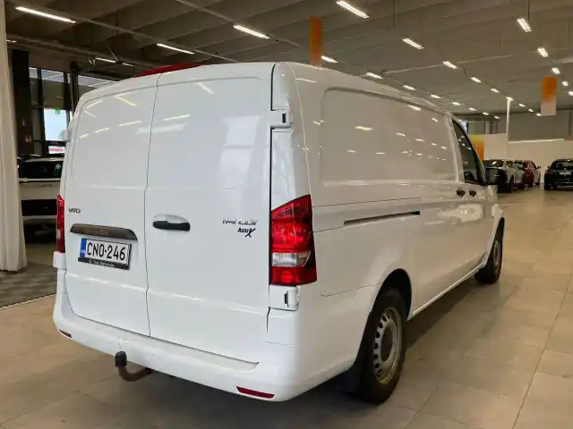 Valkoinen Pakettiauto, Mercedes-Benz Vito – CNO-246