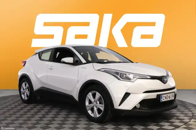 Valkoinen Maastoauto, Toyota C-HR – CNO-619