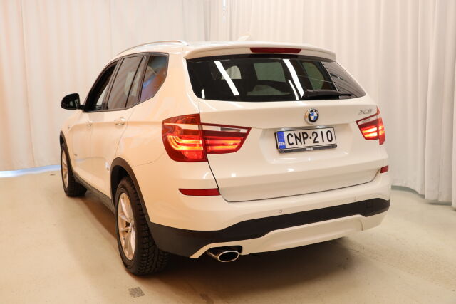 Valkoinen Maastoauto, BMW X3 – CNP-210
