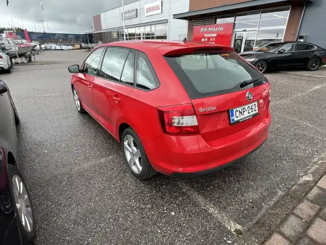 Punainen Viistoperä, Skoda Rapid – CNP-262