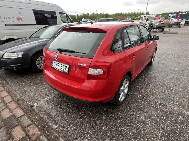 Punainen Viistoperä, Skoda Rapid – CNP-262