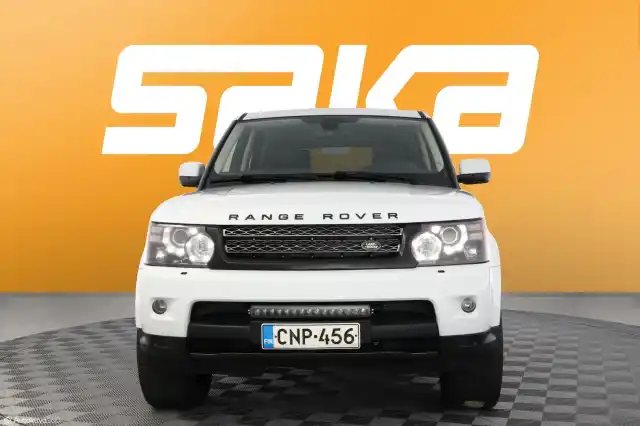 Valkoinen Maastoauto, Land Rover Range Rover Sport – CNP-456