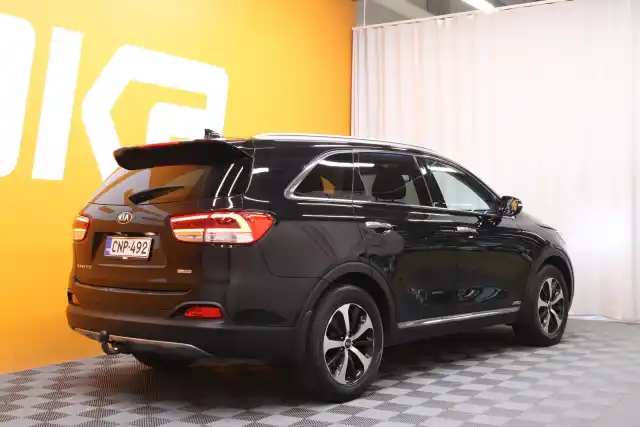 Musta Maastoauto, Kia Sorento – CNP-492