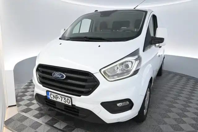 Valkoinen Pakettiauto, Ford Transit Custom – CNP-730