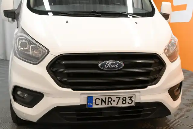 Valkoinen Pakettiauto, Ford Transit Custom – CNR-783