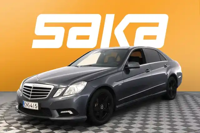 Harmaa Sedan, Mercedes-Benz E – CNS-415