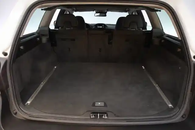 Valkoinen Farmari, Volvo XC70 – CNS-426