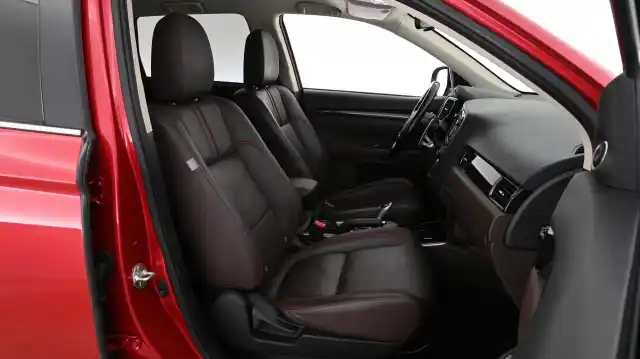 Punainen Farmari, Mitsubishi Outlander PHEV – CNS-494