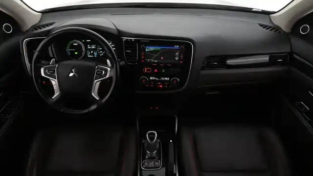 Punainen Farmari, Mitsubishi Outlander PHEV – CNS-494