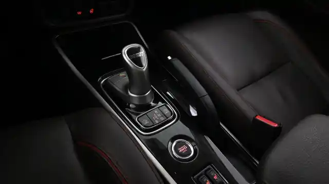 Punainen Farmari, Mitsubishi Outlander PHEV – CNS-494
