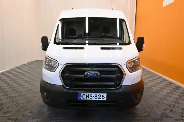 Valkoinen Pakettiauto, Ford Transit – CNS-826