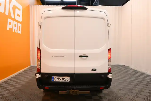 Valkoinen Pakettiauto, Ford Transit – CNS-826