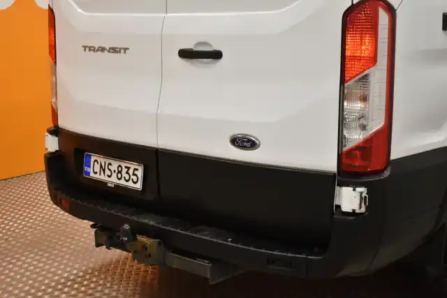 Valkoinen Pakettiauto, Ford Transit – CNS-835