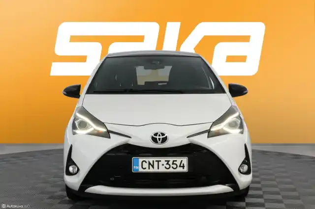 Valkoinen Viistoperä, Toyota Yaris – CNT-354