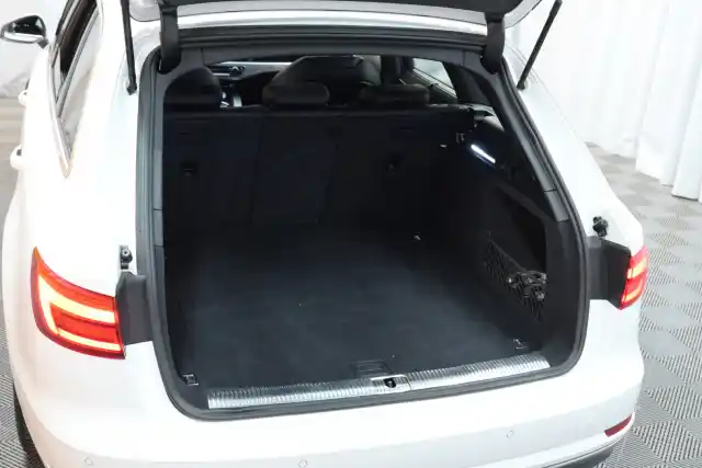 Valkoinen Farmari, Audi A4 – CNT-540