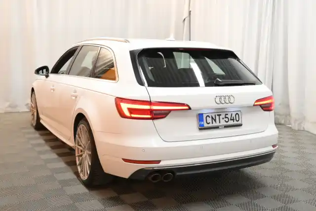 Valkoinen Farmari, Audi A4 – CNT-540