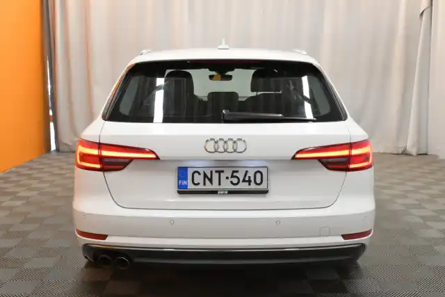 Valkoinen Farmari, Audi A4 – CNT-540