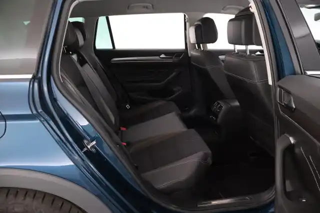 Sininen Farmari, Volkswagen Passat – CNU-615