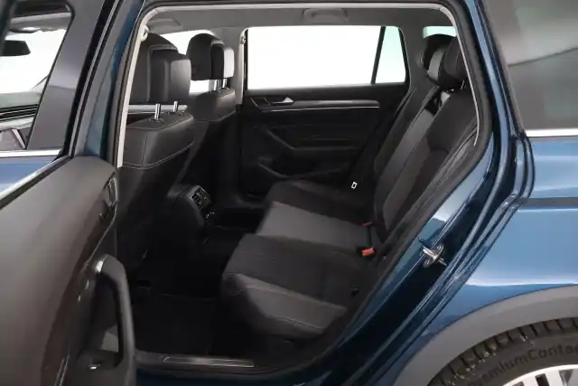 Sininen Farmari, Volkswagen Passat – CNU-615