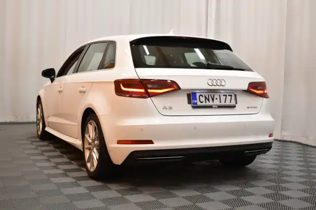 Valkoinen Viistoperä, Audi A3 – CNV-177